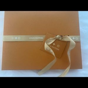 Luis Vuitton agenda n wallet cover